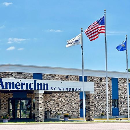 Clarion Hotel&Convention Center Baraboo Exterior foto