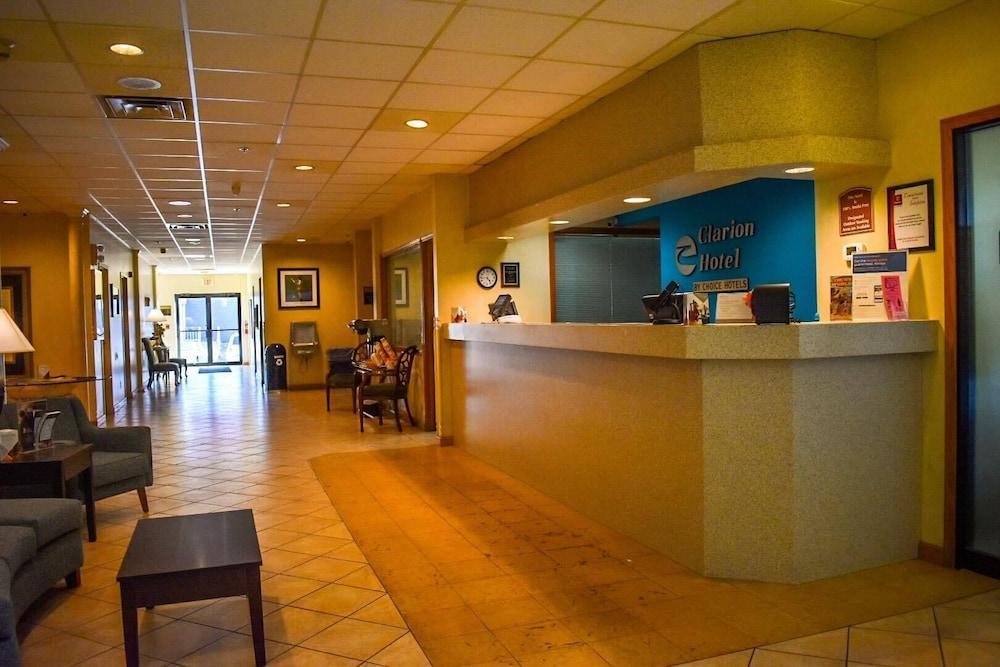 Clarion Hotel&Convention Center Baraboo Exterior foto
