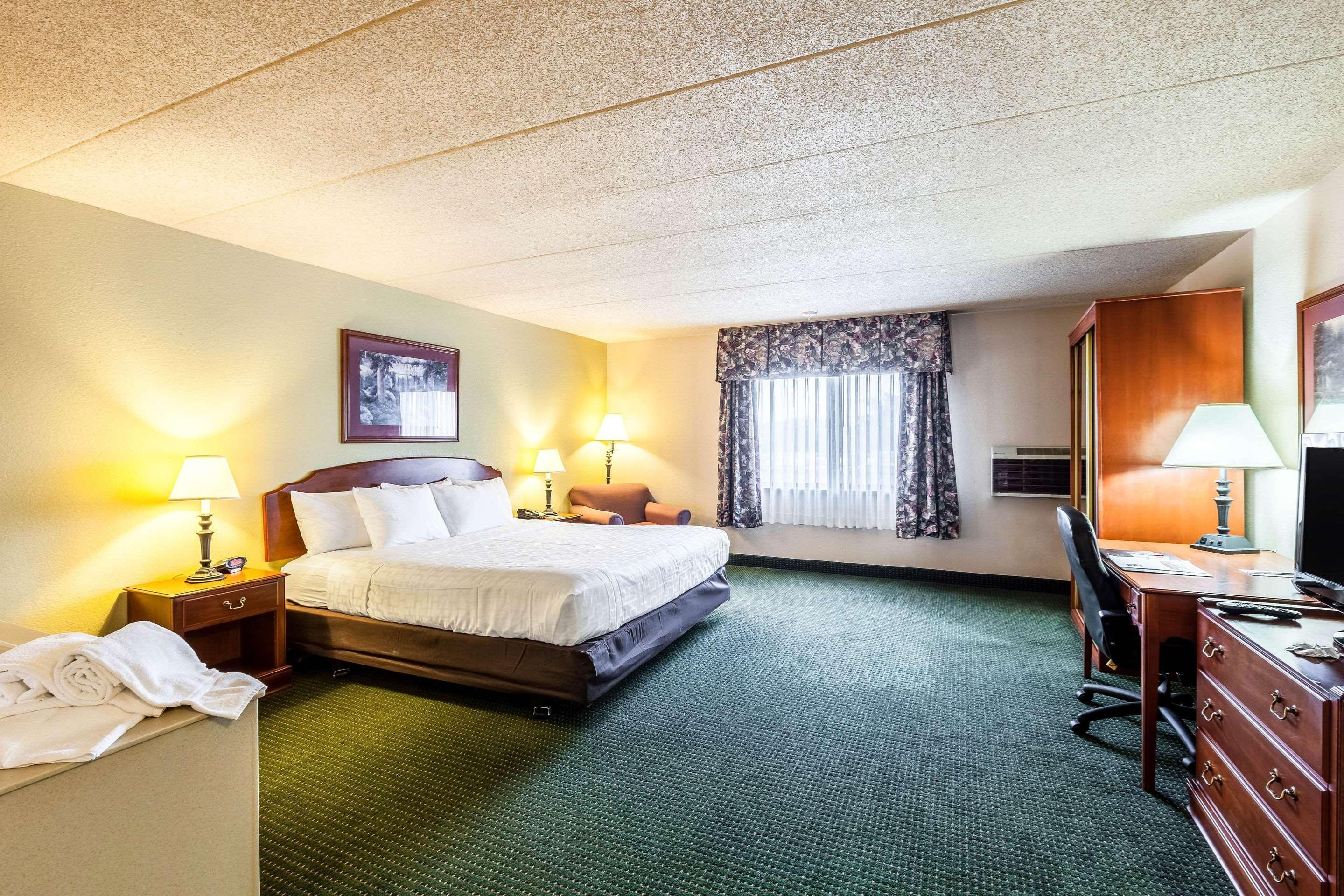Clarion Hotel&Convention Center Baraboo Exterior foto