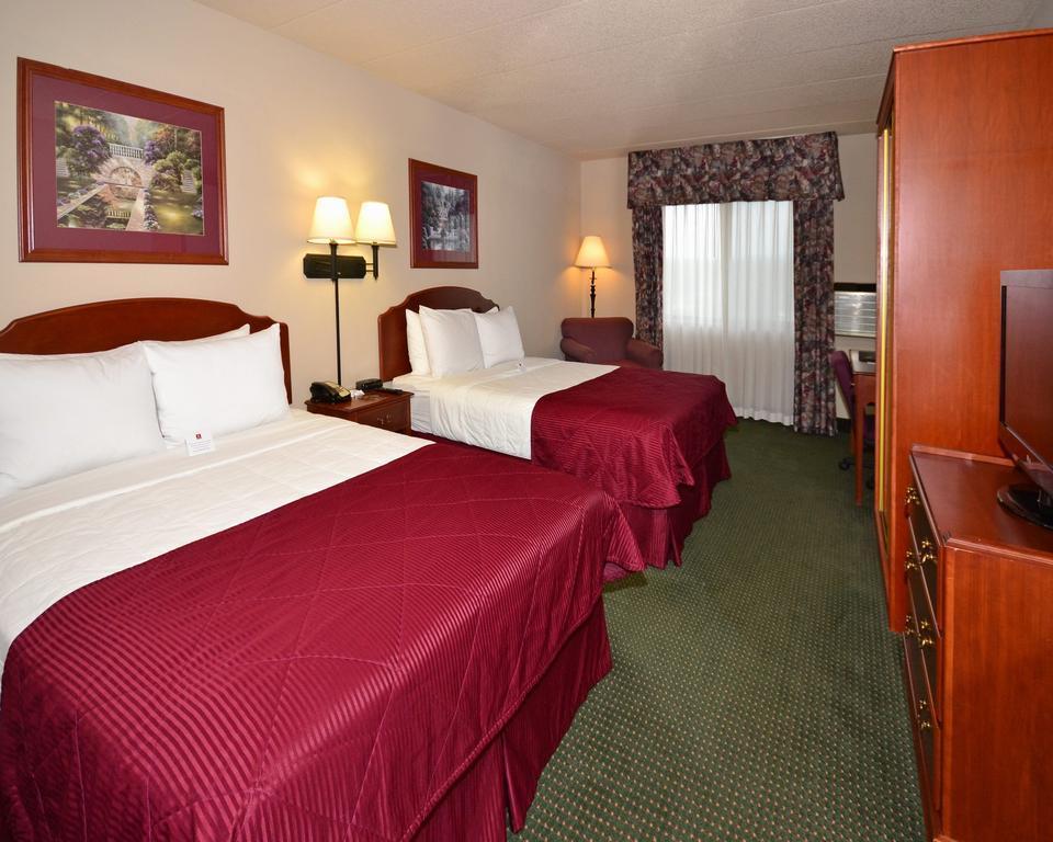 Clarion Hotel&Convention Center Baraboo Exterior foto