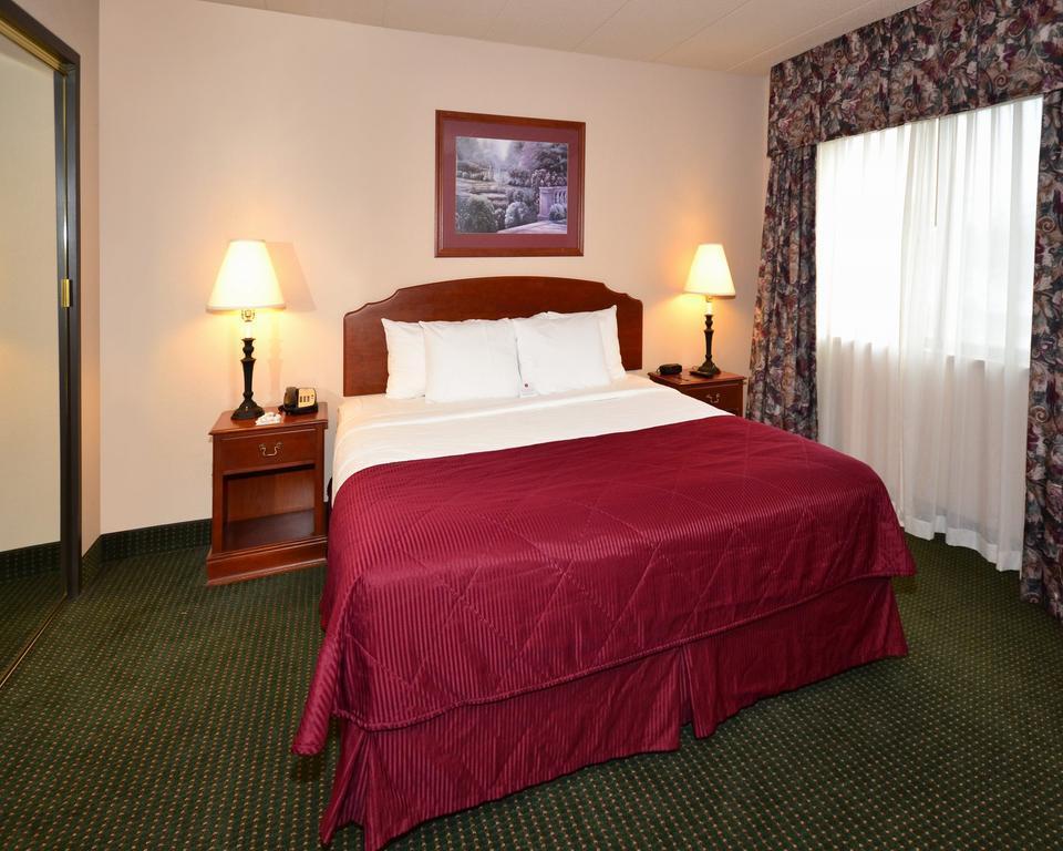 Clarion Hotel&Convention Center Baraboo Exterior foto