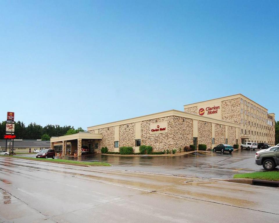Clarion Hotel&Convention Center Baraboo Exterior foto