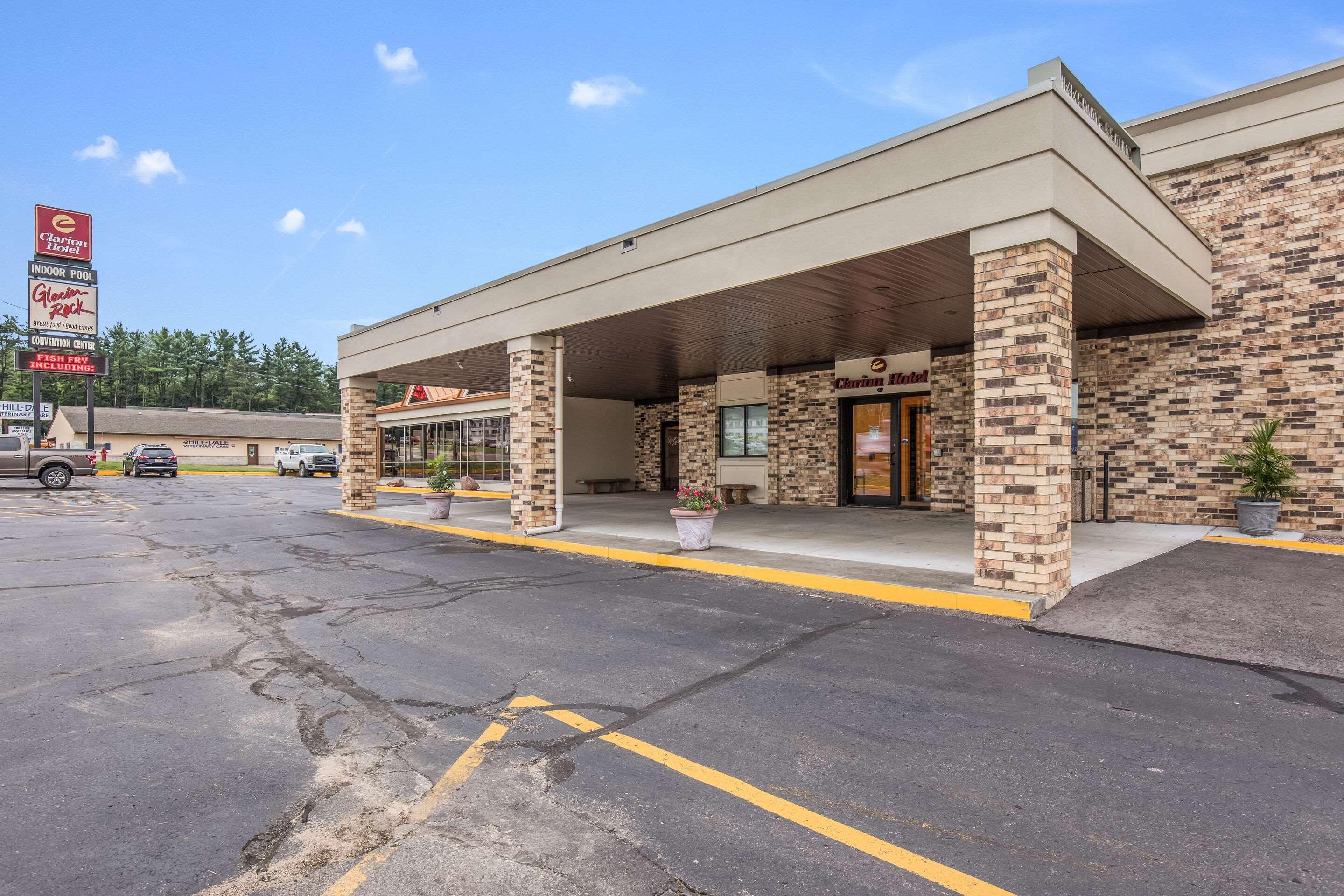 Clarion Hotel&Convention Center Baraboo Exterior foto
