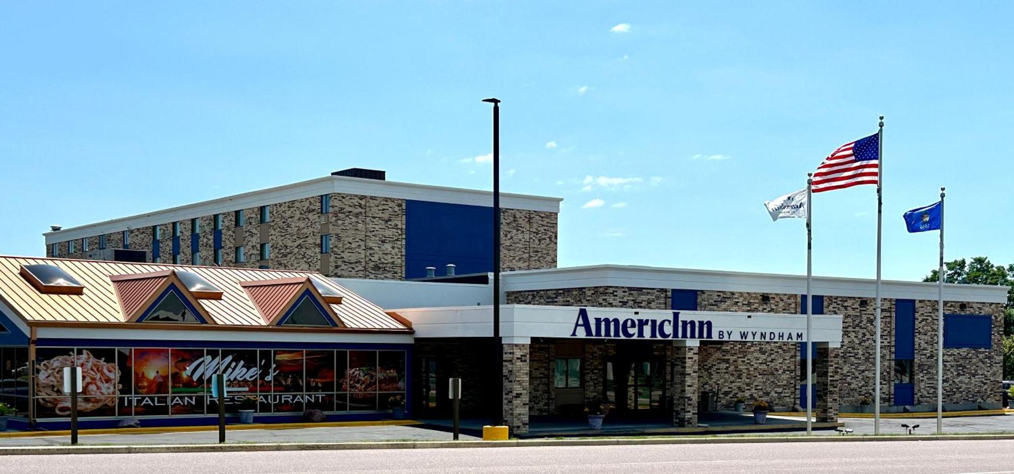 Clarion Hotel&Convention Center Baraboo Exterior foto