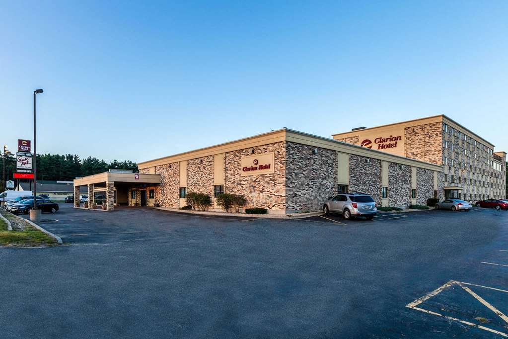 Clarion Hotel&Convention Center Baraboo Exterior foto
